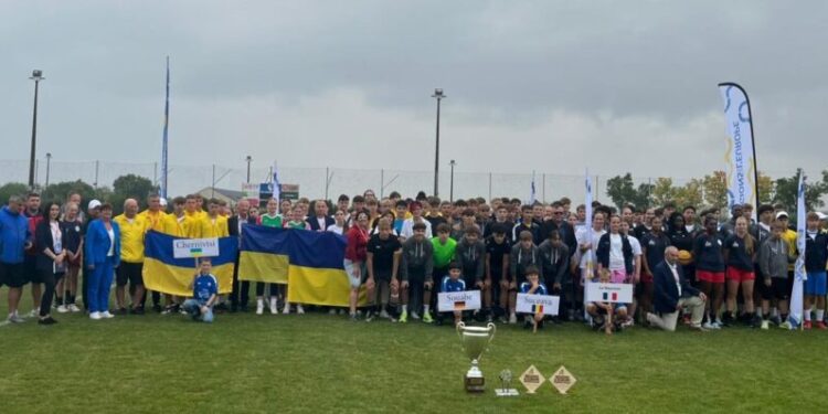 Delegație suceveană, în Franța, la Turneul ”Patru Regiuni pentru Europa”. După 25 de ani a fost resemnată Carta celor Patru Regiuni. Pe lîngă fotbal, se desfășoară pentru prima dată un turneu de baschet feminin 3×3, la care participă și o echipă de la Colegiul ”Ștefan cel Mare” (Foto)