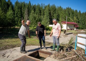 Un milion de lei pentru Ostra și Stulpicani, alte localități sucevene lovite de inundații. Gheorghe Șoldan: Atît la Ostra, cît și la Stulpicani, e nevoie în continuare de sprijin financiar