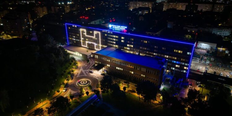 Lucrările de reabilitare energetică a Spitalului Clinic Județean Suceava, finalizate. Totodată, a fost instalată o centrală termică pe gaz care funcționează în cogenerare și au fost amplasate două stații de încărcare pentru vehicule electrice (Foto)