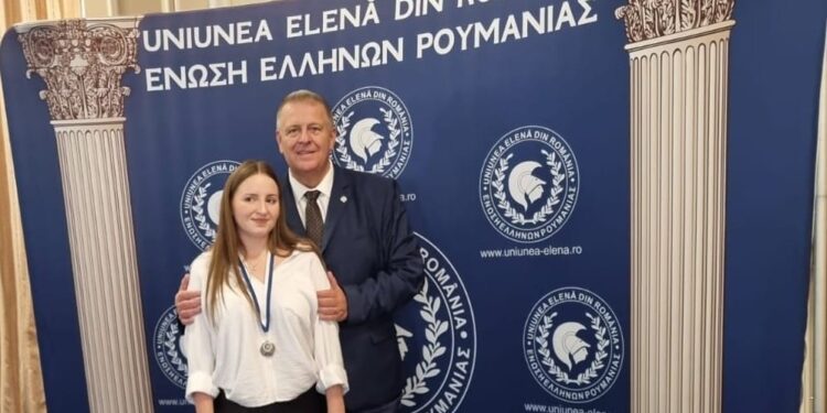 Alesia Maria Pîslari, locul II la Olimpiada Internațională a Elenismului. Alesia a terminat la ”Hurmuzachi” și va fi studentă la Universitatea din București
