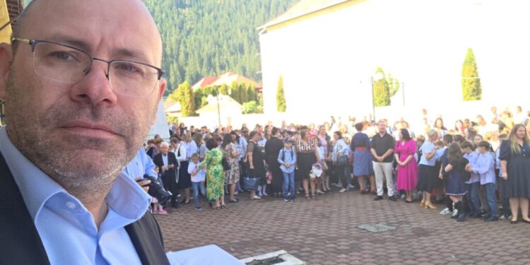 Șeful IȘJ Suceava, Ciprian Anton: Festivitatea de deschidere a noului an școlar, un eveniment așteptat la Broșteni, dar și la Frasin, Ostra și Stulpicani