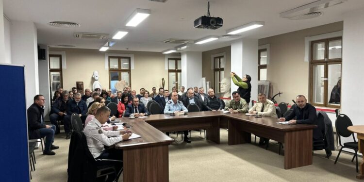 Discuții despre siguranța elevilor și a personalului didactic, în cadrul ședinței Colegiului Prefectural Suceava