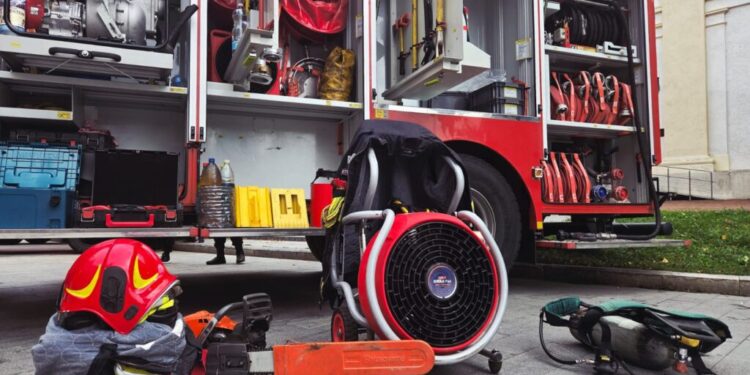 Bani aruncați pe fereastră în curtea Inspectoratului pentru Situații de Urgență Suceava