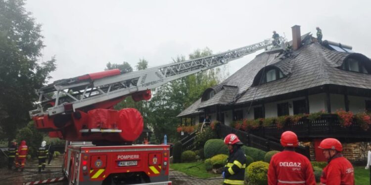 Incendiu la o pensiune din Fundu Moldovei. Nu s-au înregistrat victime