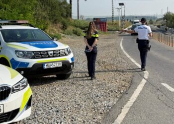Acțiune pentru prevenirea accidentelor rutiere în zona căilor ferate. Au fost date sancțiuni și au fost reținute permise de conducere