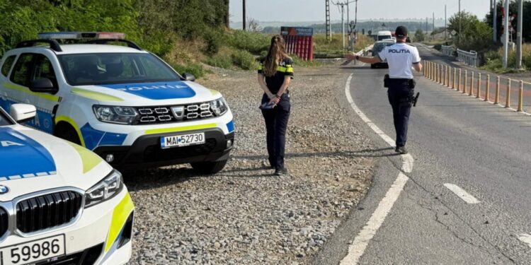 Acțiune pentru prevenirea accidentelor rutiere în zona căilor ferate. Au fost date sancțiuni și au fost reținute permise de conducere