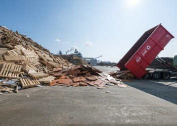 Comunicat: EGGER Romania a atins pragul de 1 milion de tone de lemn reciclat colectat prin rețeaua proprie de reciclare Timberpak