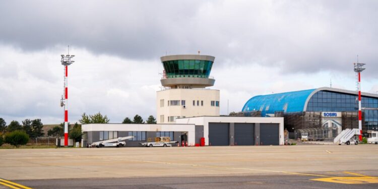 Aeroportul Suceava. Lucrările pentru modernizarea sistemului de aterizare au fost încheiate. Urmează ca ROMATSA să monteze echipamentele pentru ILS CAT III și să efectueze testările și probele de zbor