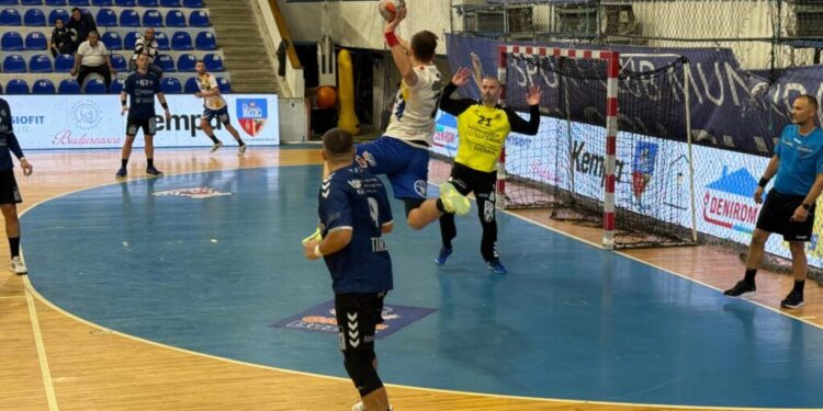 Handbal masculin, prima ligă. Chiar dacă a avut o evoluție solidă, iar portarul Șelaru a fost în mare formă, CSU Suceava a pierdut în deplasarea de la HC Buzău. La un gol diferență