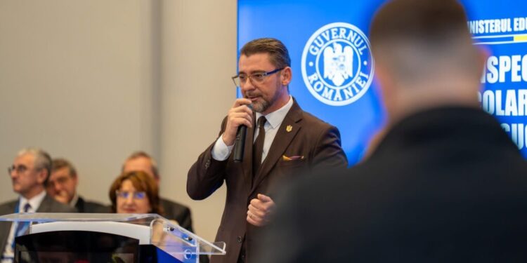 Reuniunea directorilor de școli din județul Suceava. Prefectura: În cadrul discuțiilor au fost evidențiate munca și dedicarea cadrelor didactice
