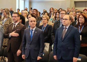 Anul școlar trecut, peste 400 de elevi suceveni au abandonat cursurile, iar alți 800 erau în risc de abandon. Liceul Filadelfia a găzduit reuniunea directorilor unităților de învățămînt (Foto)