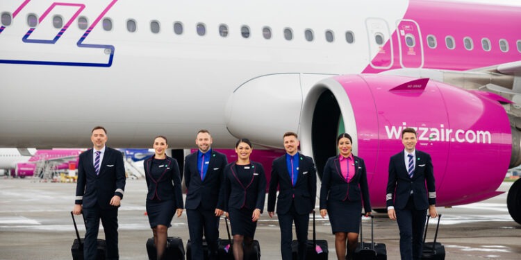 Wizz Air angajează însoțitori de zbor pentru baza din Suceava
