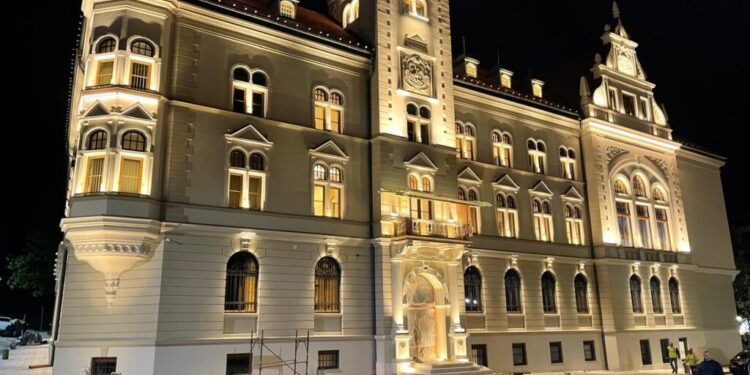 Palatul Administrativ din Suceava, restaurat, consolidat și modernizat. Angajații Prefecturii și ai Consiliului Județean se vor muta în următoarele două săptămîni (Foto)