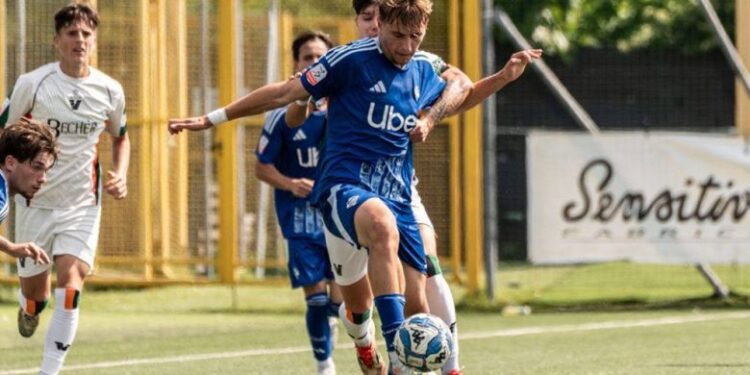 Trecutul și prezentul proiectează un viitor promițător pentru un tînăr sucevean