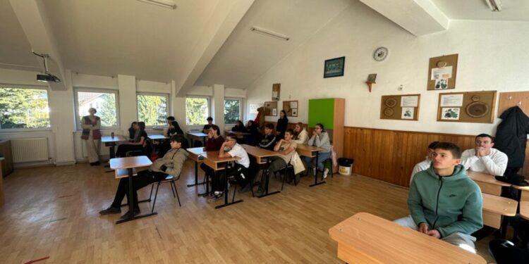 ”Săptămîna altfel” la Colegiul Silvic din Cîmpulung Moldovenesc nu înseamnă vacanță. Directoarea Alina Cuciurean: E o săptămînă în care nu ne ajunge timpul să facem tot ceea ce ne-am propus