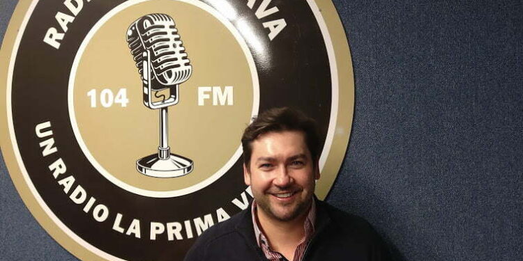 Tenorul sucevean Teodor Ilincăi, care spunea în urmă cu cîțiva ani că regretă că la Suceava nu este filarmonică, va interpreta Imnul Național înainte de meciul de fotbal România – Austria