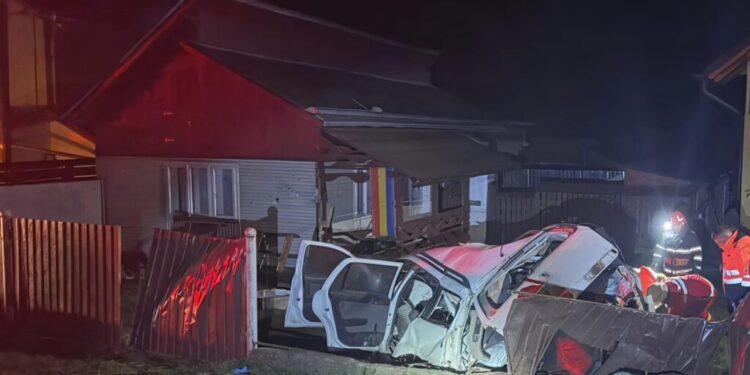 Coliziune între o autoutilitară și un autoturism, pe raza localității Molid. Un bărbat a murit