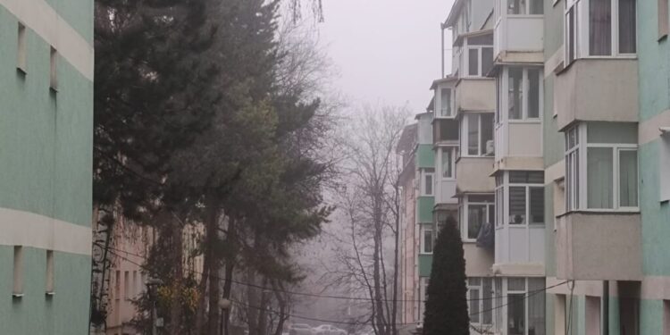 100 de polițiști suceveni și 40 de autospeciale, pe drumurile publice. ”Pe timp de ploaie sau ceață, luminile de întîlnire să fie folosite și pe timpul zilei, pentru a fi mai vizibili în trafic”