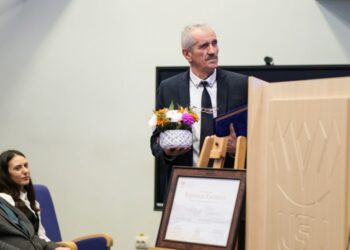 Profesorul Petru Ghervan, la primirea titlului de Profesor Emeritus al USV: Pot privi înapoi cu seninătatea omului mulțumit de drumul parcurs. Nu este vorba doar despre cifre, ci despre oameni, locuri și valori (Foto)