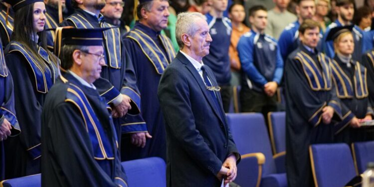 Profesorul Petru Ghervan, la primirea titlului de Profesor Emeritus al USV: Pot privi înapoi cu seninătatea omului mulțumit de drumul parcurs. Nu este vorba doar despre cifre, ci despre oameni, locuri și valori (Foto)