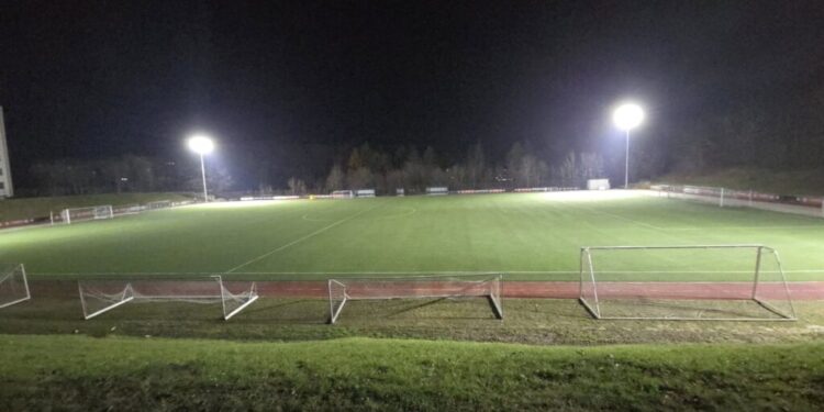 Terenul mare de la Liceul cu Program Sportiv Suceava are nocturnă (Foto)