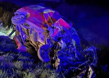 Șofer și fără permis, și băut, și cu mașina furată, rănit, după ce a fost urmărit de polițiști