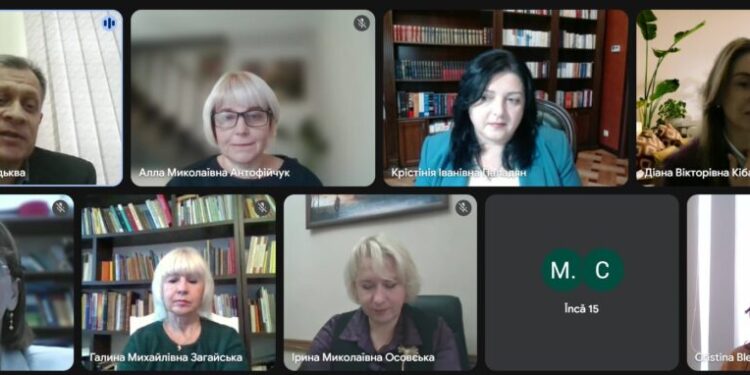 76 de cercetători consacraţi, dar şi foarte tineri, profesori şi doctoranzi din mai multe țări, la Colocviul Internațional de Științe ale Limbajului „Eugeniu Coșeriu”. Evenimentul a fost realizat în parteneriat cu Facultatea de Litere de la Suceava