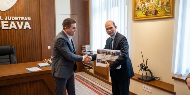 Ambasadorul Indiei și-ar dori ca tineri din țara sa să studieze la Universitatea ”Ștefan cel Mare” Suceava