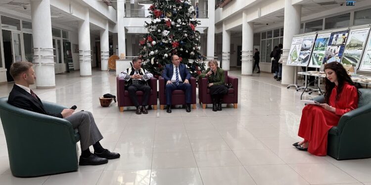 „Un ceai, o vorbă, o poveste…”, un proiect al dialogului cultural inițiat de Biblioteca USV și Eco TV (Foto)