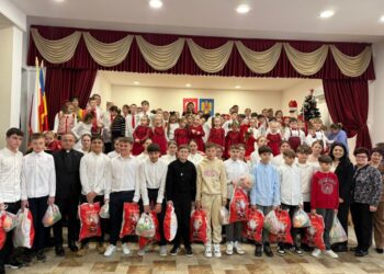 Daruri din partea Uniunii Polonezilor din România, pentru copiii din mai multe localități sucevene