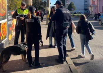 Razii ale polițiștilor în zona școlilor, la Cîmpulung Moldovenesc