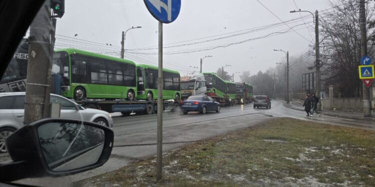 Încă 8 autobuze electrice, pentru TPL Suceava. În această săptămînă vor mai sosi încă 7 autobuze cu cîte 23 de locuri