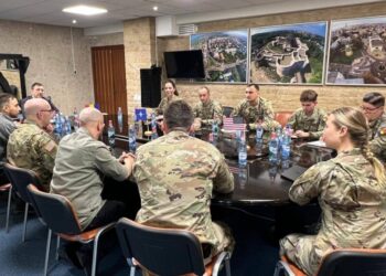 Delegație româno-americană, vizită la Primăria Suceava și discuții despre cooperarea civil-militară și Afaceri Civile