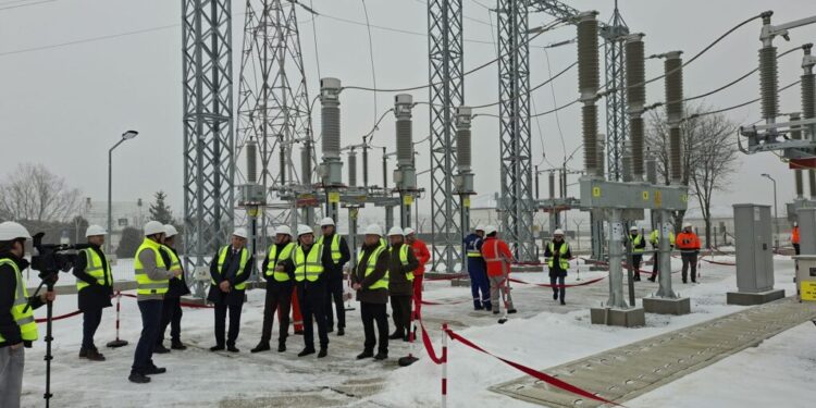 Delgaz Grid, investiții care cresc siguranța în alimentare pentru 31.500 de consumatori de energie electrică din județul Suceava