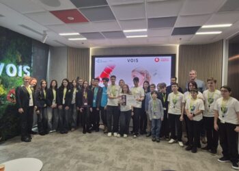 Elevi de la Școala ”Aurelian Stanciu” Salcea, mențiune la un concurs național, pentru o aplicație care monitorizează timpul petrecut pe internet