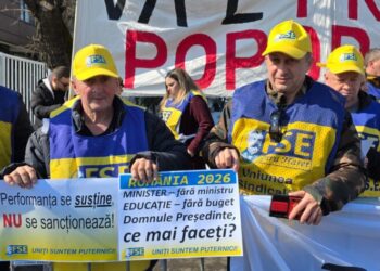 8 suceveni, la mitingul profesorilor de la Cotroceni. Profesorii au fost primiți la discuții de un consilier al președintelui, însă de cel care se ocupă de asistența socială