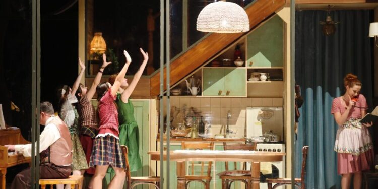 Premiera spectacolului ”Dealurile Californiei”, la ”Matei Vișniec”. Regizorul Horia Suru: Un spectacol care ne face să mergem acasă și să îi îmbrățișăm pe cei dragi