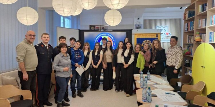 Ioniță Ștefan, elev la Colegiul Economic ”Dimitrie Cantemir” Suceava, locul I la etapa județeană a Concursului European ”Tînărul ambasador”