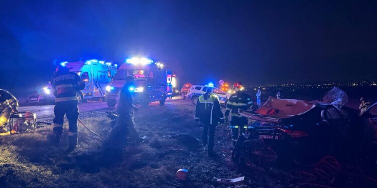 Accident mortal pe raza localității Pătrăuți. S-au ciocnit două mașini în care se aflau trei persoane (Foto)