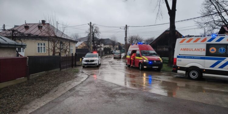 Tinere aflate pe trotuar, accidentate de un șofer băut, la Tișăuți