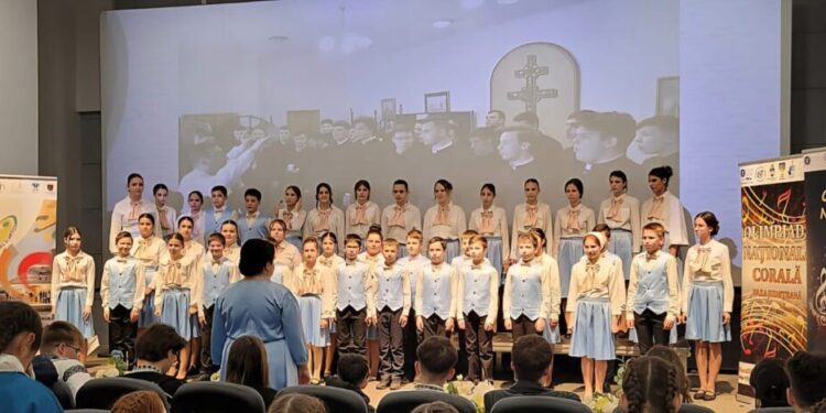 Corul ,,Rapsodia” de la Școala Gimnazială ,,Cristofor Simionescu” Plopeni va reprezenta județul Suceava la etapa zonală a Olimpiadei Corale