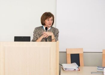 Gabriela Prelipcean, în locul lui Mihai Dimian, la conducerea USV. Doamna Prelipcean nu este rector interimar, ci ordonator principal de credite