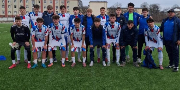 Echipa LPS U19, antrenată de Ovidiu Murariu, pe locul I, detașat, în campionatul național