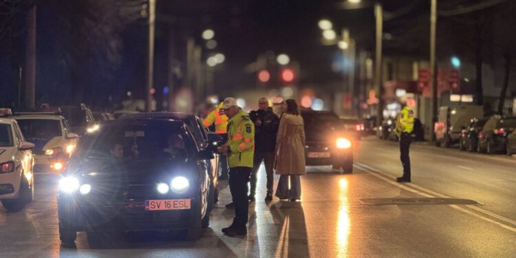 Razii de amploare în județul Suceava, în noaptea de sîmbătă, 14 martie, spre duminică, 15 martie. Au fost oprite în trafic 1.000 de autovehicule și au fost legitimate 3.500 de persoane (Foto)