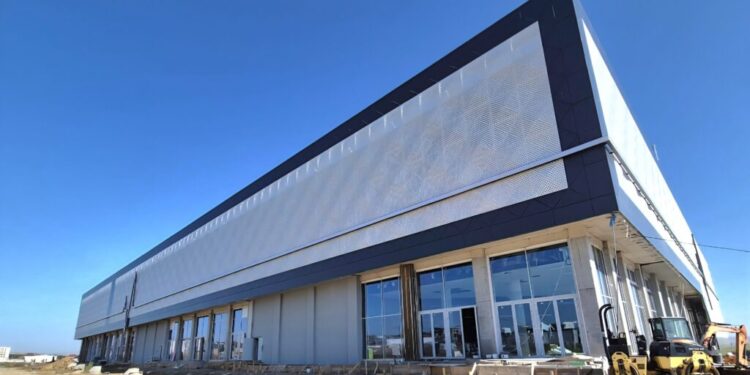 În sfîrșit, o primă garanție că sala polivalentă a Sucevei nu va zace închisă