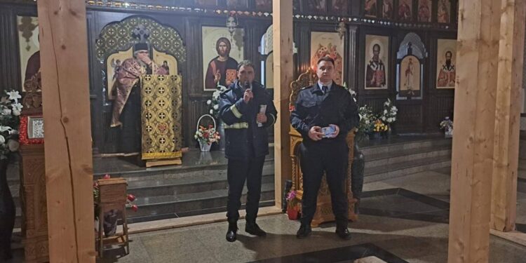 Săptămîna Protecției Civile. Pompierii suceveni, la biserici, în acțiuni preventive