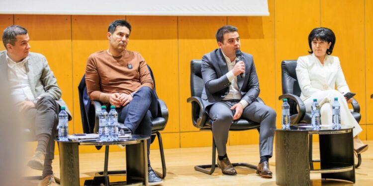 Gheorghe Șoldan, după întîlnirea PSD de la Bacău: E clar că direcția actualului Guvern este greșită și trebuie făcută o schimbare. În cadrul întîlnirii au fost analizate trei scenarii posibile