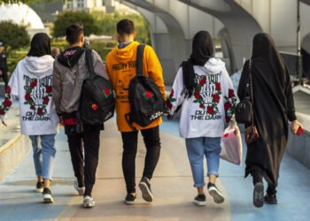 Doctorul în istorie Daniel Hrenciuc: Iran are o populație extrem de tînără și există foarte multe semnale de apetență a tinerilor spre un regim pro-vestic. Totuși, tranziția spre un astfel regim va fi una destul de complicată