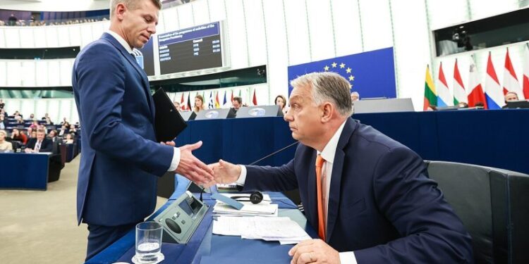 Cătălin Nechifor: Cred că mai degrabă a pierdut Viktor Orban decît că au cîștigat europenii sau Peter Magyar. După 16 ani de domnie autoritară, e greu să rămîi în continuare ca prima forță politică a unei țări precum Ungaria