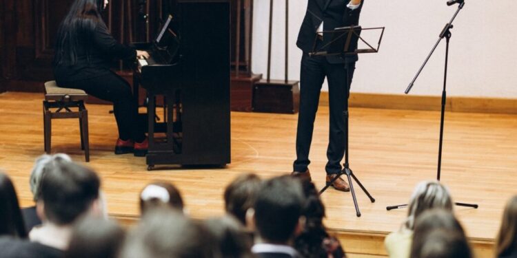 ”Un Stradivarius în școli”, la Liceul ”Ion Luca” Vatra Dornei